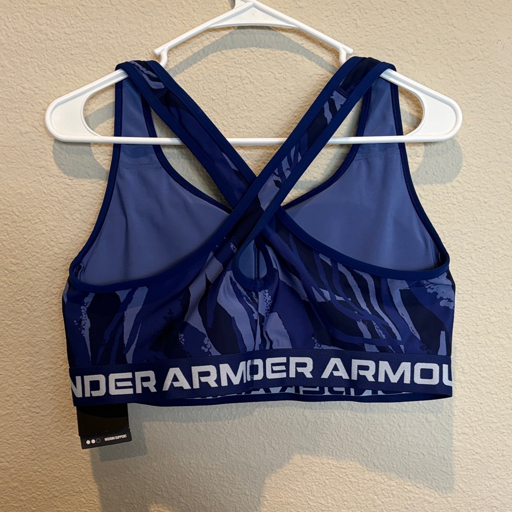 NWT 2X Under Armour Women's Navy Patterned Sports Bra - Picture 3 of 3